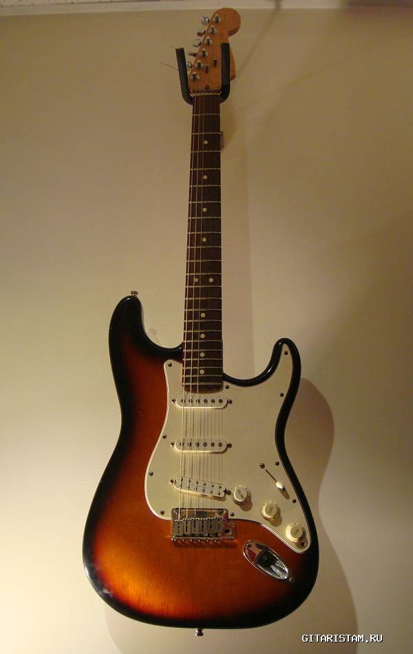  FENDER STRATOCASTER USA 1997 . () - 